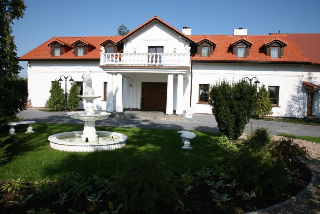 Pamietna Dworek Скерневице Экстерьер фото