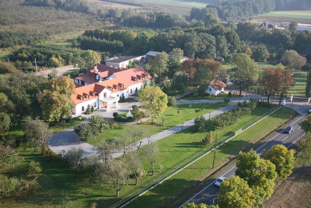 Pamietna Dworek Скерневице Экстерьер фото